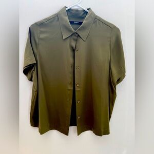 Quince Green Washable Stretch Short Sleeve Silk Blouse